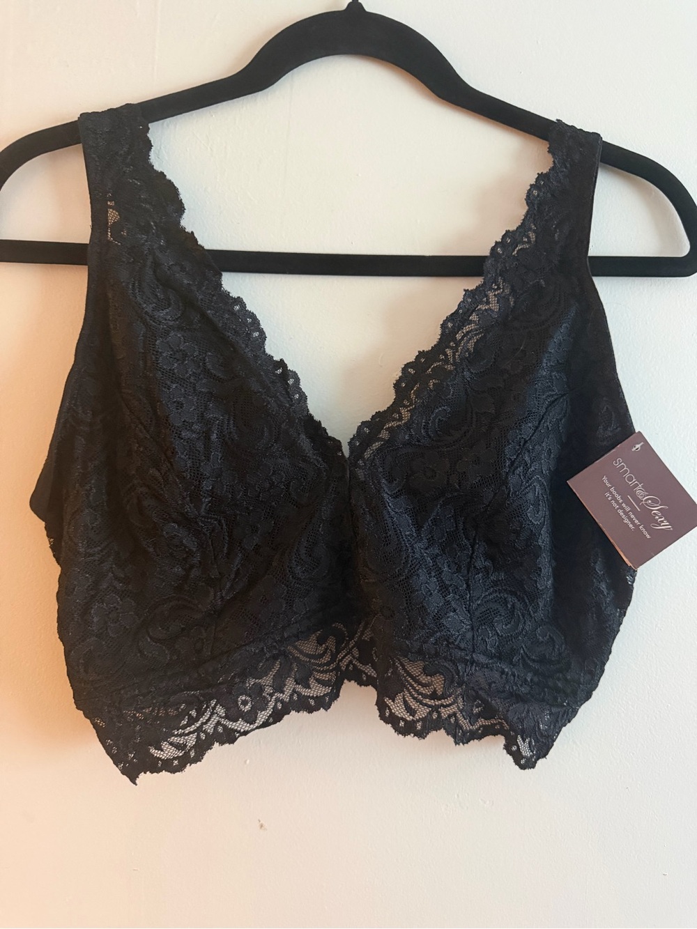 smart & sexy Black Lace Bralette with Scalloped Trim